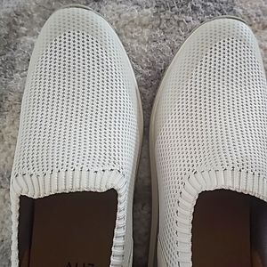 Naturalizer Sneakers